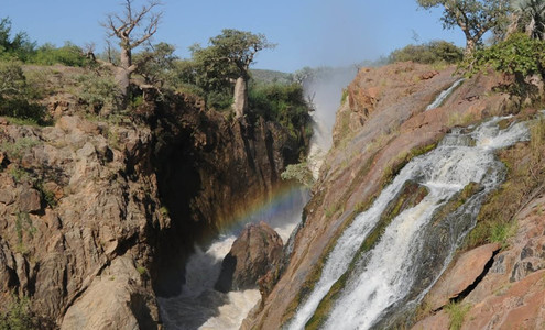 Видео. Водопад Эпупа. Река Кунене. Природная охраняемая территория. Намибия.