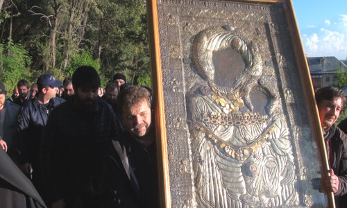 First film from the series "Miraculous icons and holy relics of the monasteries of Mount Athos".  [English subtitles].